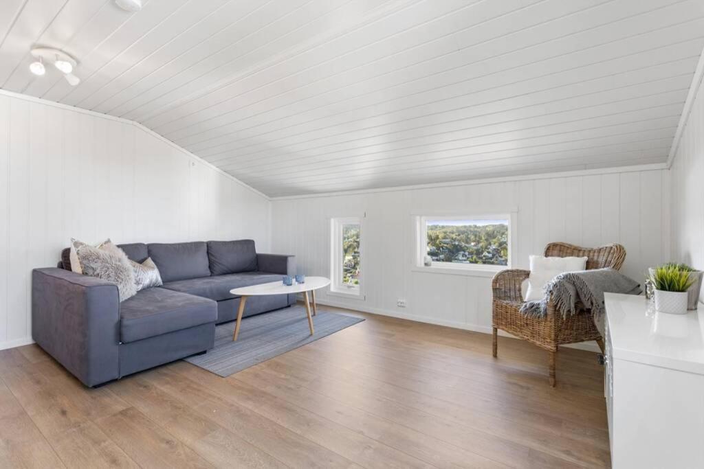 Apartment With Amazing Views - Free Parking アーレンダール エクステリア 写真